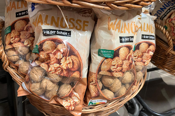 REWE Matthias Härzschel, NEO, Leipzig, Nuss, Erdnüsse, Walnüsse, Trockenfrüchte, getrocknete Aprikosen, Herbst