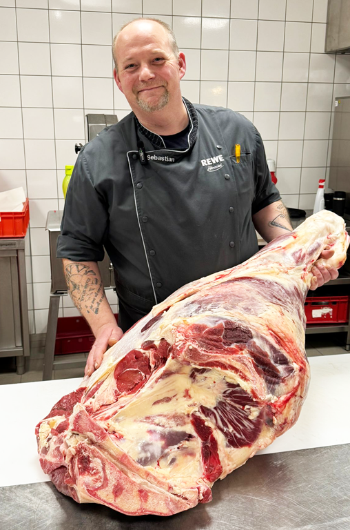 Metzger Sebastian von REWE Härzschel