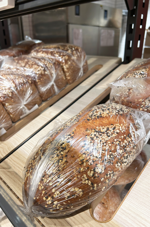 8 Meter lang ist der Backshop von REWE Härzschel